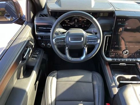 Used 2025 GMC Yukon XL Denali AWD/4WD image 16