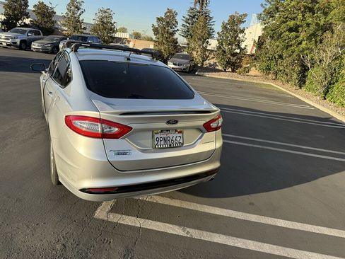 Used 2014 Ford Fusion Energi Titanium w/ Driver Assist Package image 9
