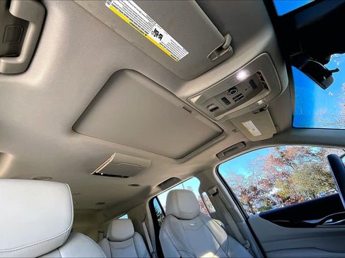 Used 2017 Cadillac Escalade Luxury image 13