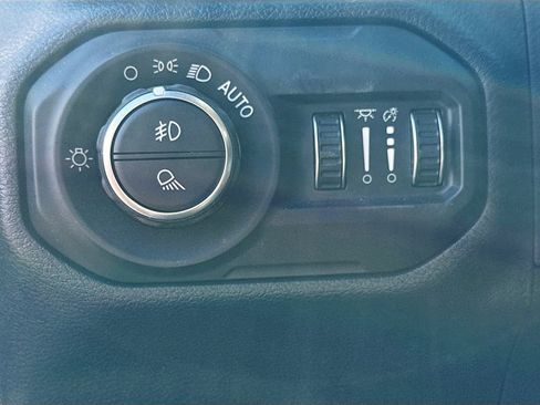 Used 2021 Jeep Gladiator Overland w/ Popular Equipment Package AWD/4WD image 11