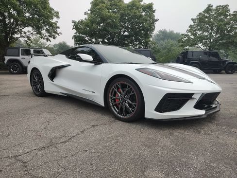 Used 2024 Chevrolet Corvette Stingray Premium Conv RWD image 4