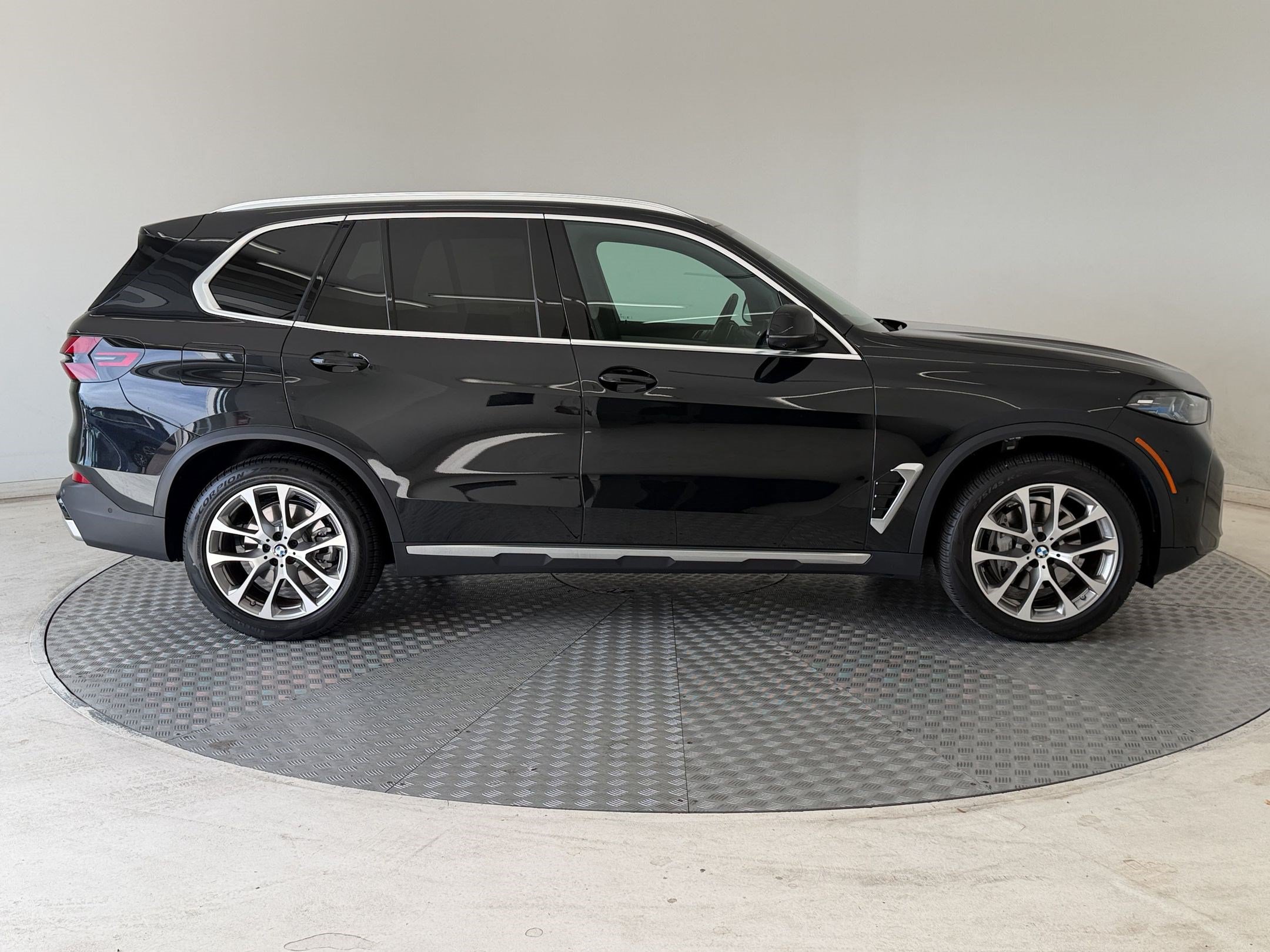 Used 2026 BMW X5 xDrive40i AWD/4WD image 8