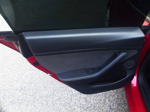 Used 2022 Tesla Model 3 Standard Range RWD image 17