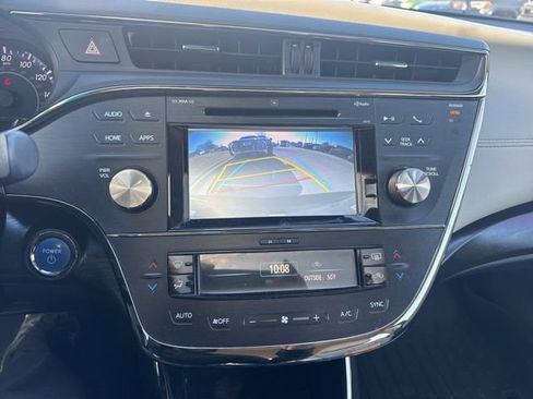 Used 2016 Toyota Avalon Limited image 19
