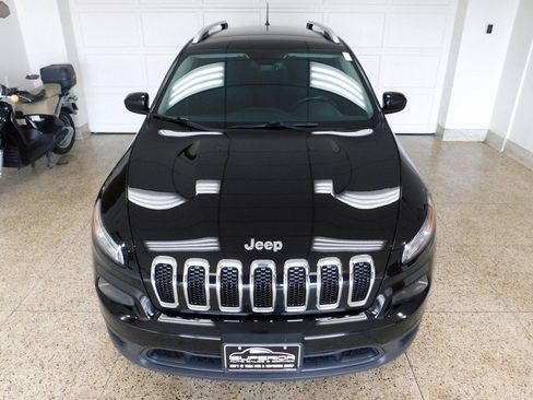 Used 2017 Jeep Cherokee Latitude w/ Comfort & Convenience Group image 14