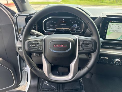 Used 2025 GMC Sierra 1500 SLT AWD/4WD image 21