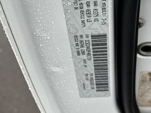 Used 2015 Chrysler 300 Limited image 26