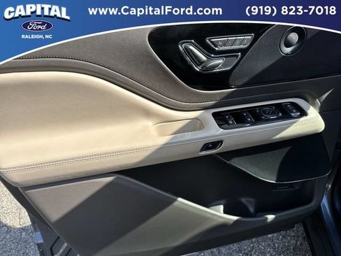 Used 2022 Lincoln Aviator Reserve w/ Equipment Group 201A AWD/4WD image 20