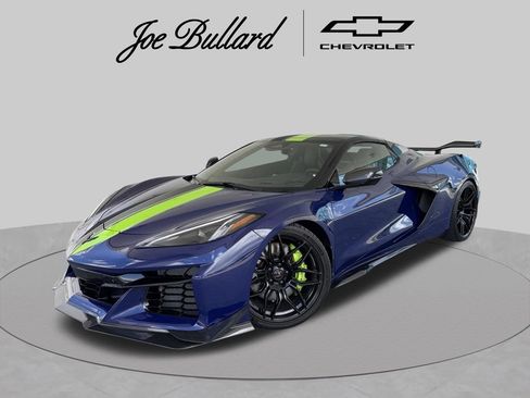 Used 2025 Chevrolet Corvette Z06 w/ Stealth Interior Trim Package RWD image 1