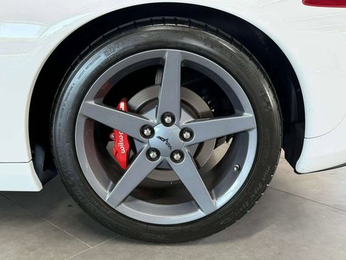 Used 2005 Chevrolet Corvette Coupe w/ Preferred Equipment Group image 24