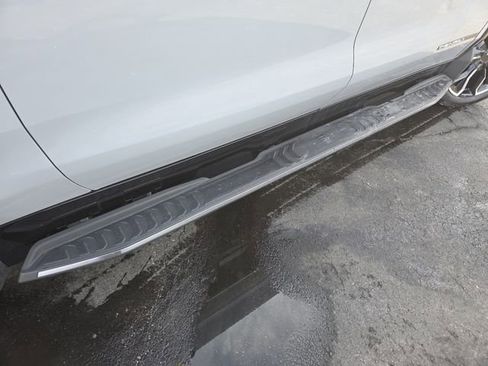 Used 2024 GMC Sierra EV Denali image 19