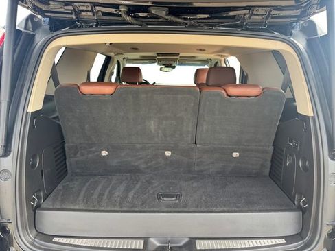 Used 2019 Cadillac Escalade Premium Luxury RWD image 9