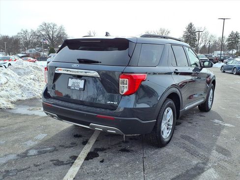 Used 2022 Ford Explorer XLT w/ Equipment Group 202A image 4