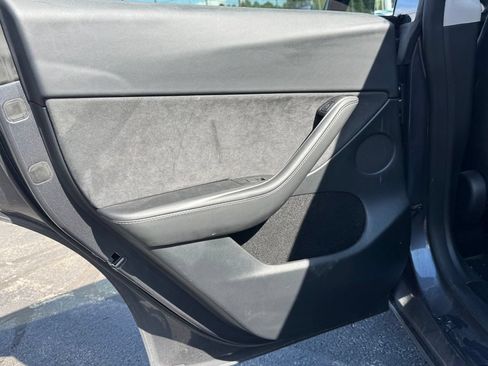 Used 2023 Tesla Model Y Performance AWD/4WD image 14