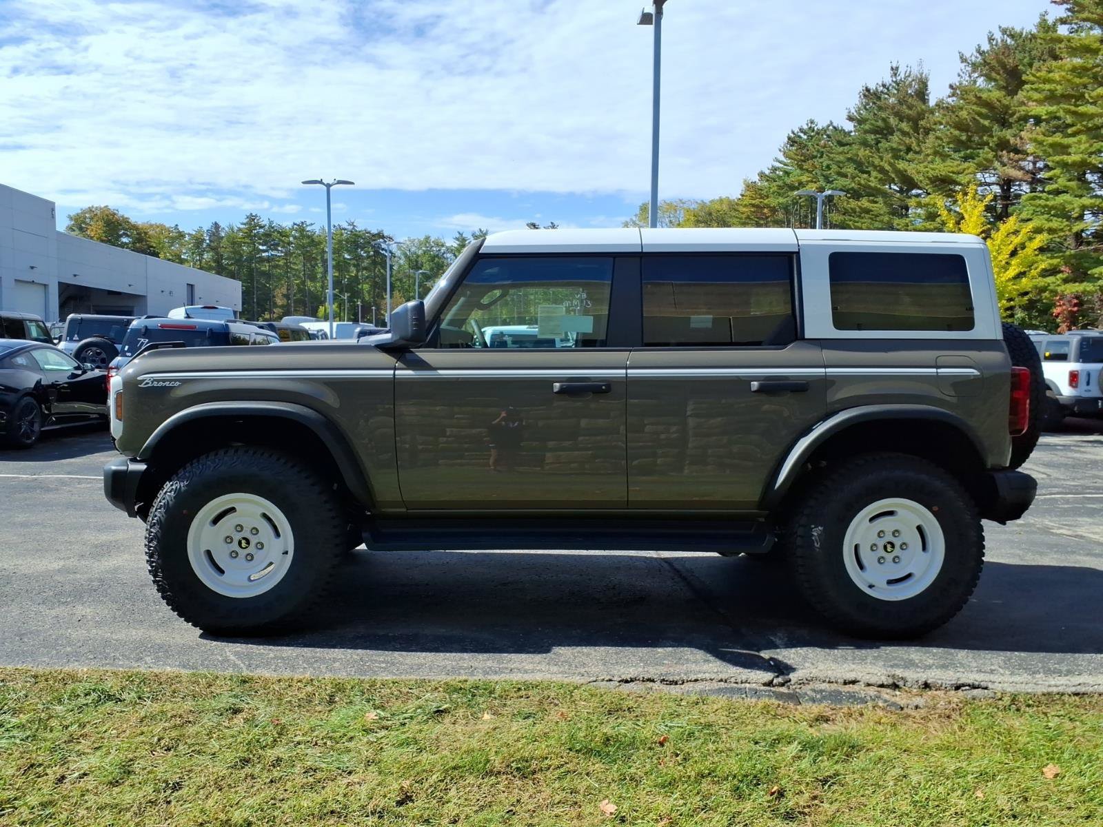 New 2026 Ford Bronco Heritage Edition AWD/4WD image 6