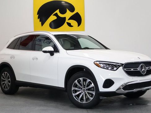 New 2025 Mercedes-Benz GLC 300 GLC 300 image 2