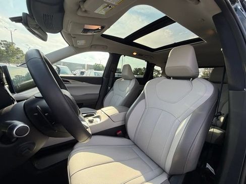 Certified 2026 INFINITI QX60 Luxe w/ Cargo Package AWD/4WD image 19