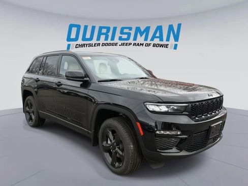 New 2025 Jeep Grand Cherokee Limited w/ Black Appearance Package AWD/4WD image 1