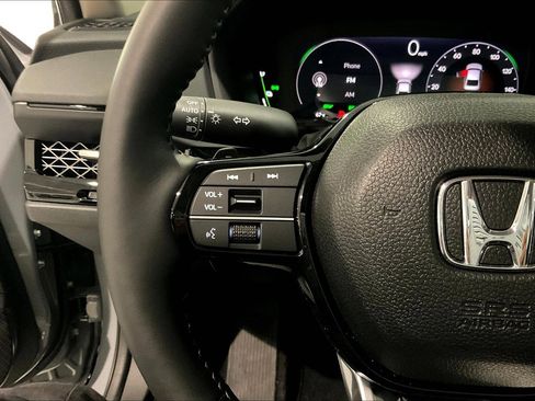 Used 2025 Honda Accord Touring image 11