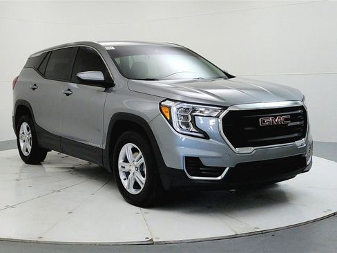 Used 2024 GMC Terrain SLE image 1