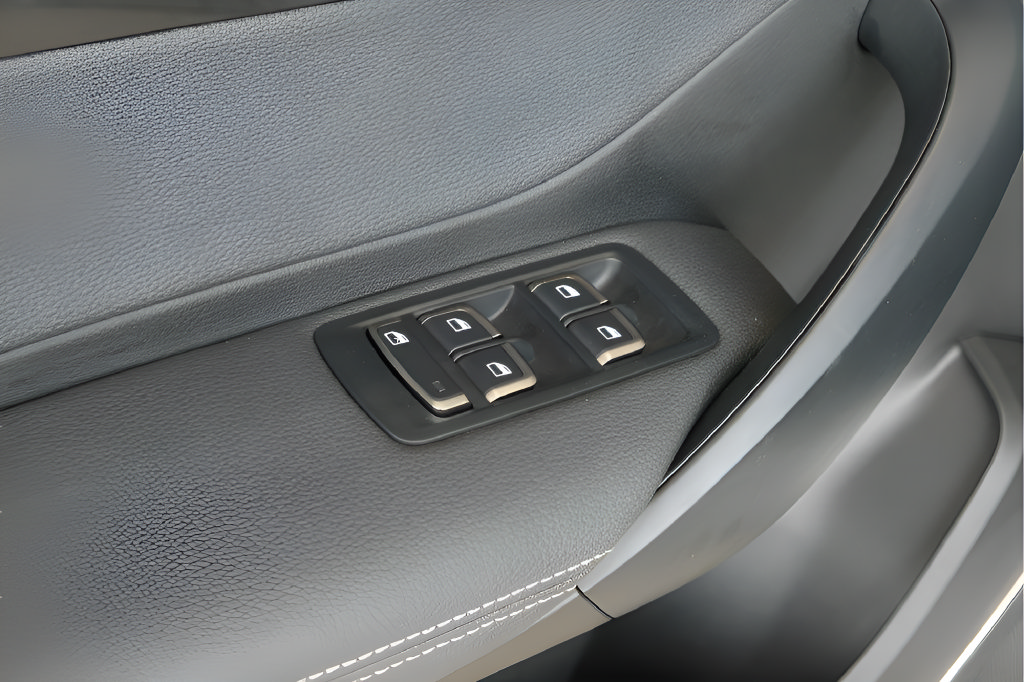 New 2025 VinFast VF 8 Eco AWD/4WD image 24