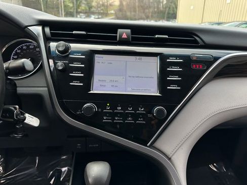 Used 2018 Toyota Camry L image 22