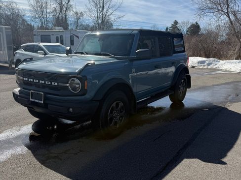 Used 2022 Ford Bronco Big Bend image 2