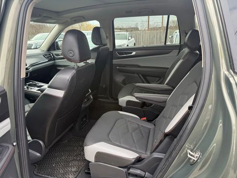 Used 2024 Volkswagen Atlas Peak Edition SE image 24