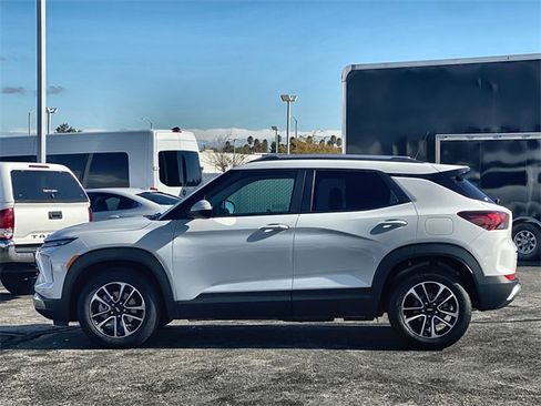 Certified 2025 Chevrolet TrailBlazer LT w/ Convenience Package image 8