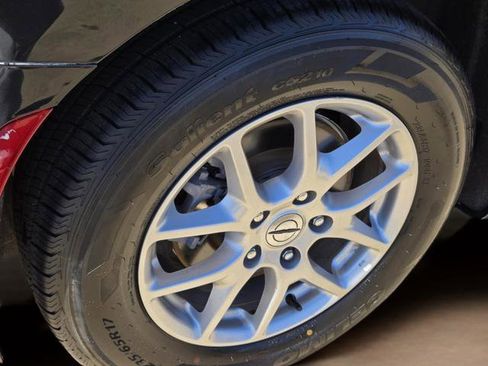 Used 2024 Chrysler Pacifica Touring-L FWD image 8