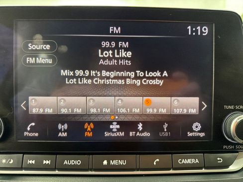 Used 2023 Nissan Rogue S image 25