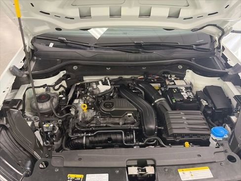 Used 2025 Volkswagen Taos SE FWD image 25