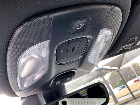 New 2026 Jeep Compass Latitude w/ Sun and Sound Group image 18