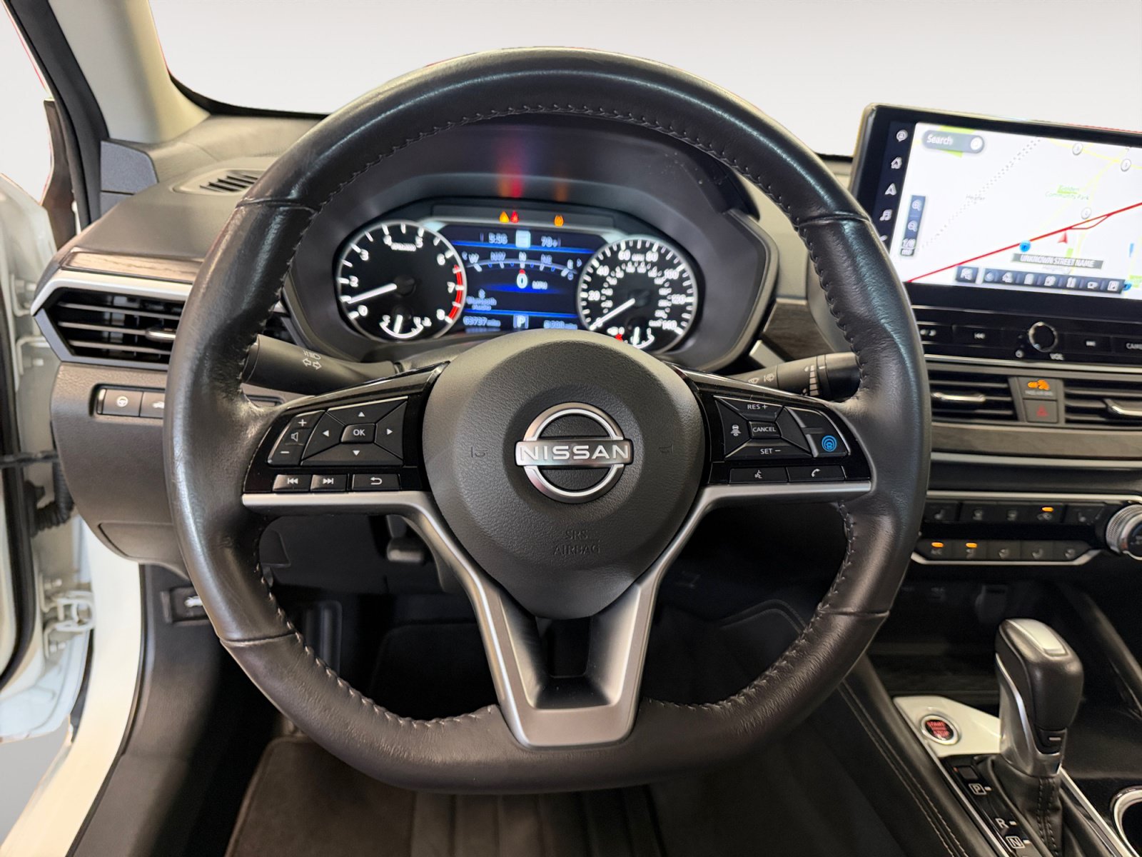 Used 2023 Nissan Altima 2.5 SV w/ SV Premium Package FWD image 14