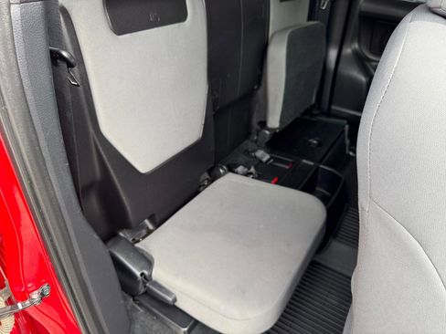 Used 2019 Toyota Tacoma SR w/ SX Package AWD/4WD image 14