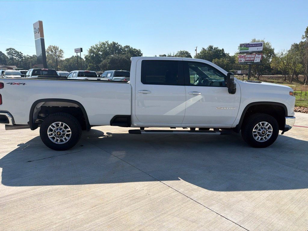 Used 2025 Chevrolet Silverado 2500 LT w/ Safety Package AWD/4WD image 11