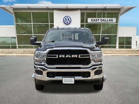 Used 2024 RAM 3500 Tradesman w/ Chrome Appearance Group AWD/4WD image 5