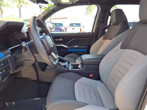 Certified 2025 Toyota Tacoma TRD Off-Road image 18