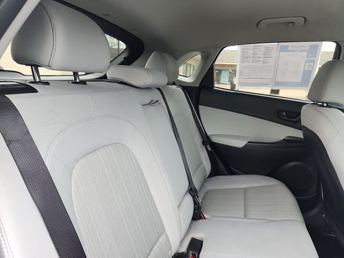 Certified 2023 Hyundai Kona SEL AWD/4WD image 29