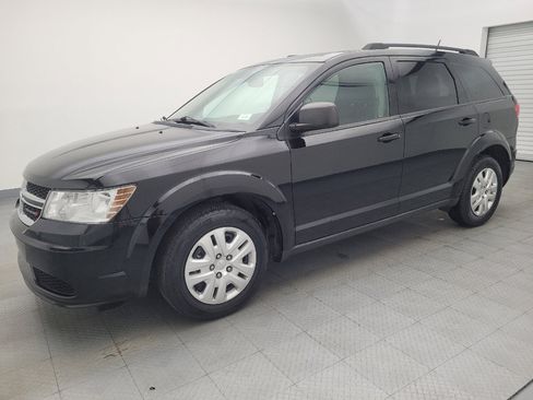 Used 2019 Dodge Journey SE image 2