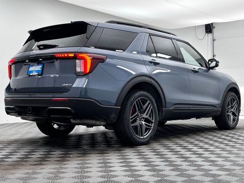 New 2026 Ford Explorer ST-Line w/ ST-Line Street Pack image 8