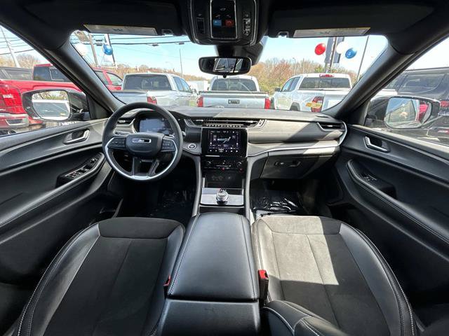 Certified 2023 Jeep Grand Cherokee Altitude AWD/4WD image 19