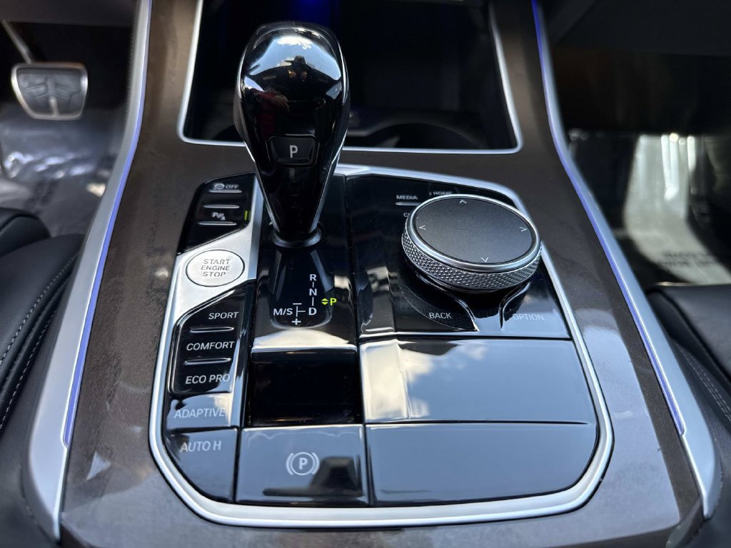 Used 2022 BMW X5 sDrive40i w/ M Sport Package RWD image 36