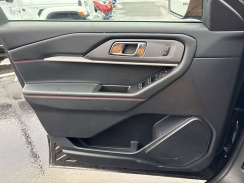 Used 2025 Ford Explorer ST-Line image 25