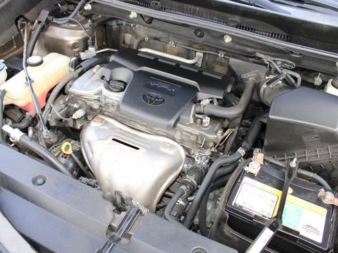 Used 2013 Toyota RAV4 Limited AWD/4WD image 28