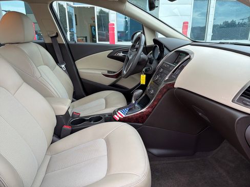 Used 2014 Buick Verano FWD image 25