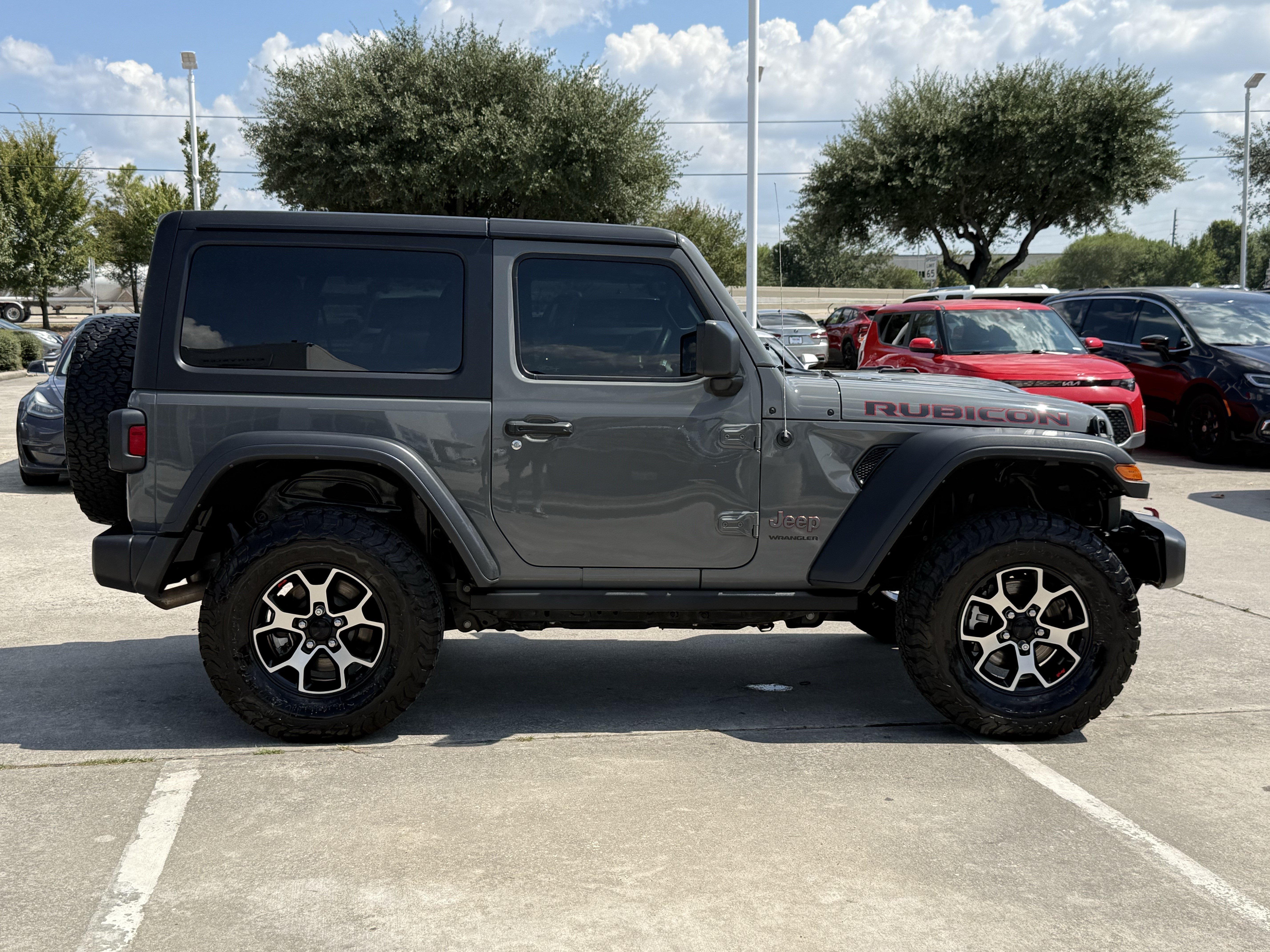 Used 2022 Jeep Wrangler Rubicon w/ Cold Weather Group AWD/4WD image 3