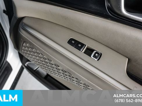 Used 2025 Kia Carnival FWD image 47