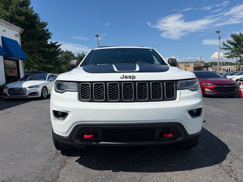 Used 2017 Jeep Grand Cherokee Trailhawk w/ Trailhawk Luxury Group AWD/4WD image 2