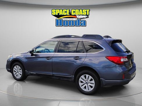 Used 2017 Subaru Outback 2.5i Premium image 7